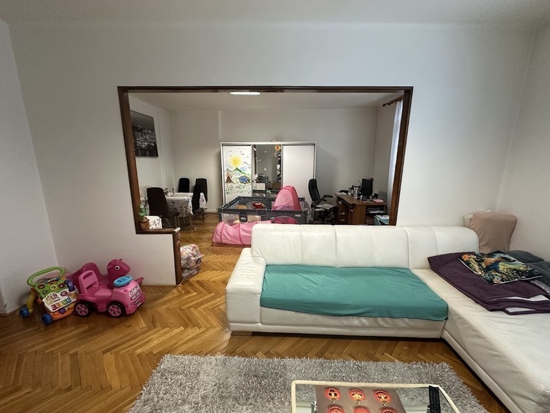Pronájem prostorného bytu 3+kk, 95 m², přímo na náměstí Míru ve Zlíně