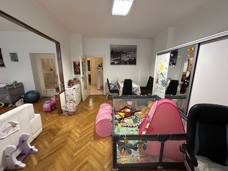 Pronájem prostorného bytu 3+kk, 95 m², přímo na náměstí Míru ve Zlíně