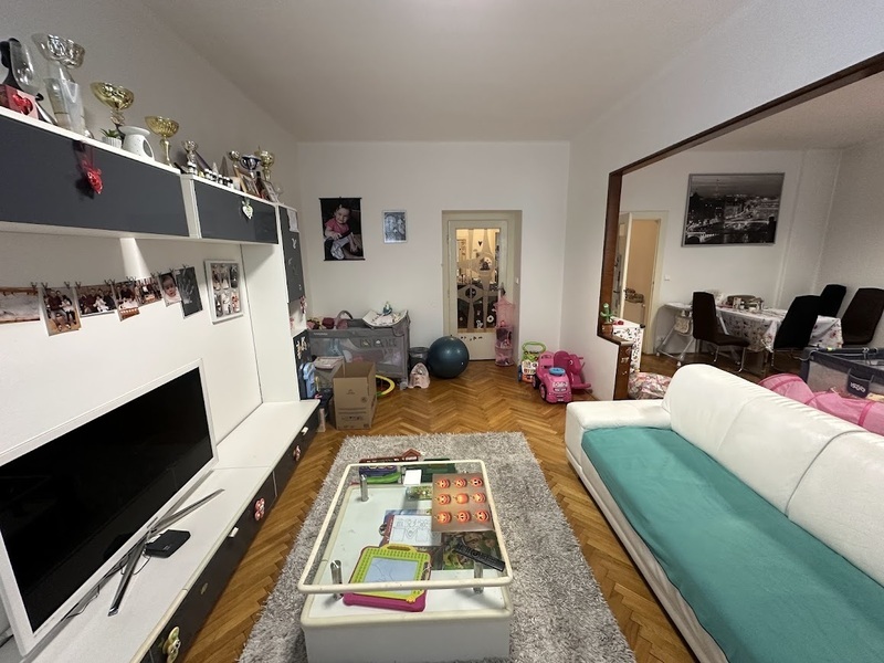 Pronájem prostorného bytu 3+kk, 95 m², přímo na náměstí Míru ve Zlíně