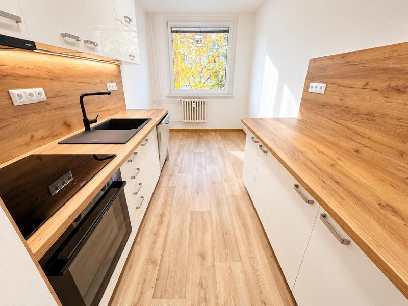 Pronájem krásně zrekonstruovaného bytu 2+1 s prostorným balkonem – Zlín, Slunečná