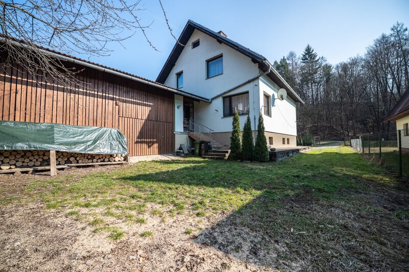 Rodinný dům 5+1 se zahradou v krásné přírodě Valašska – Sidonie u Brumova-Bylnice